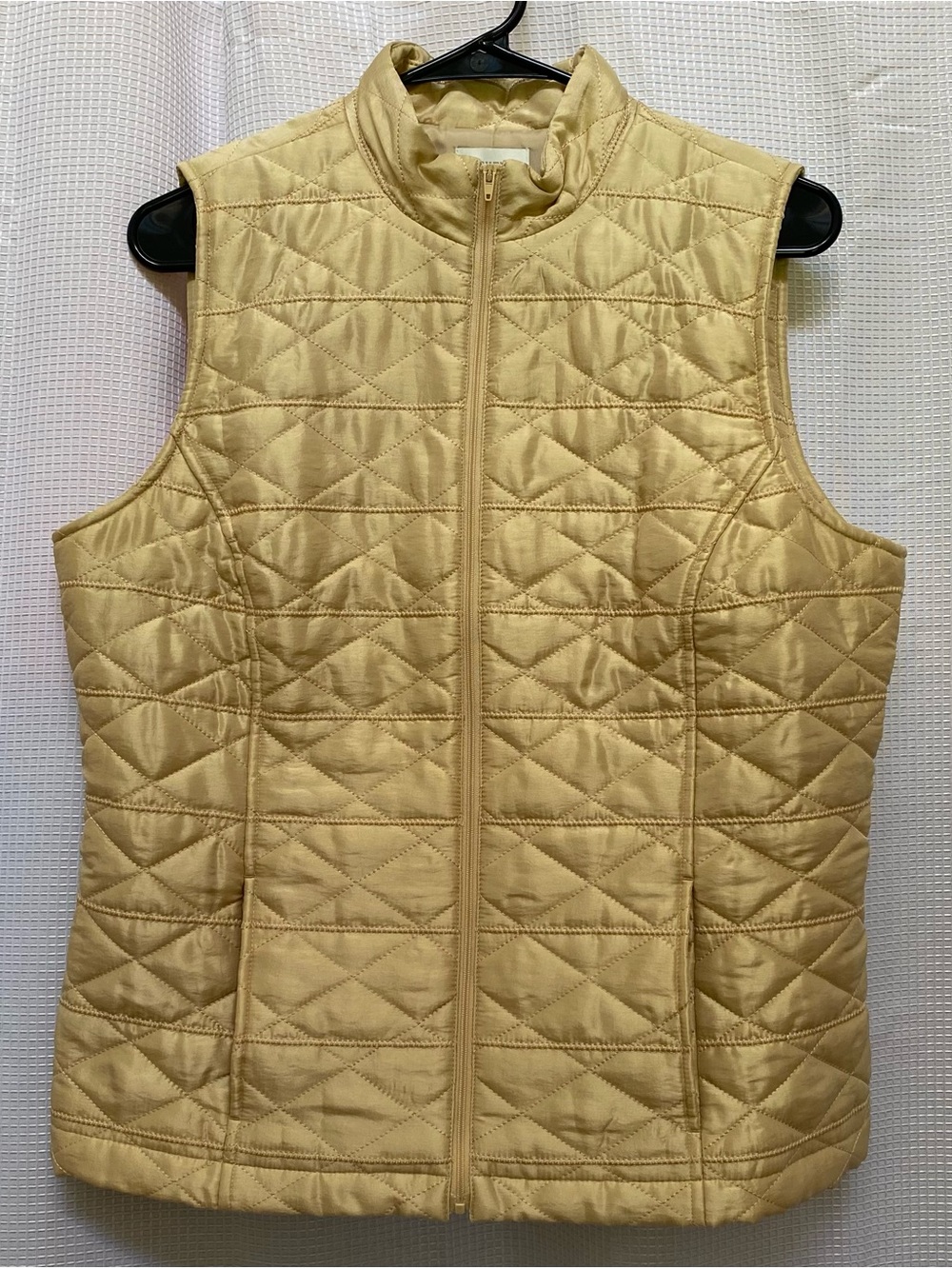 Ladies Weekends by Chico’s quilted zippered vest Small